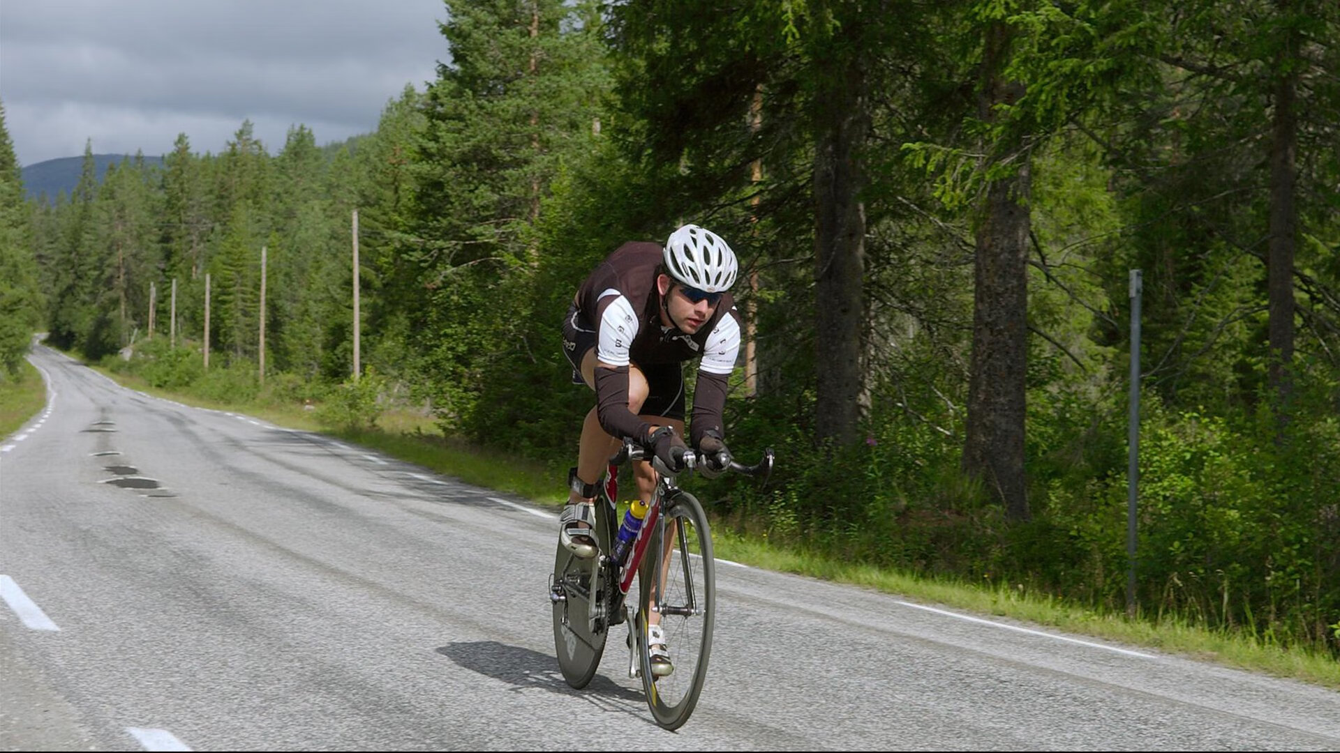 【精妙布局】顶尖运动员摆出极难破解的球路，运球突破脚步
